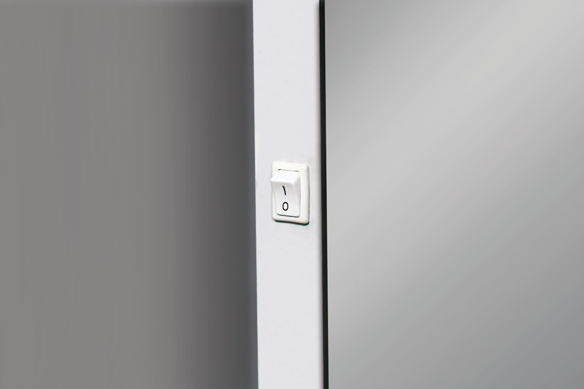 ARANGA Line LED Miroir lumineux - Le chauffage de miroir, pour mieux voir. ARANGA Line LED Miroir lumineux Chauffage de miroir disponible en option.