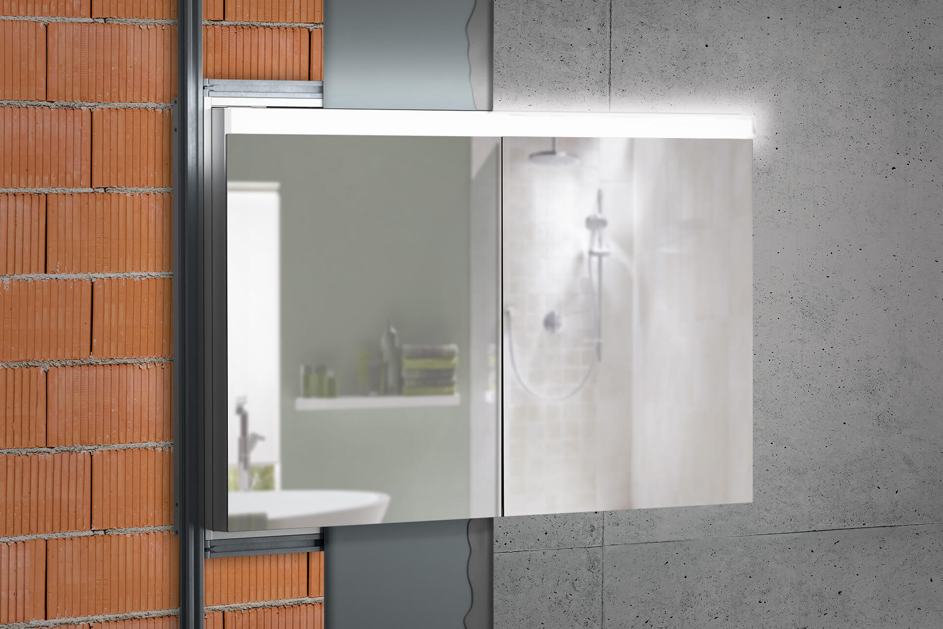 Einbaurahmen Universal vorher und nachher mit Spiegelschrank.