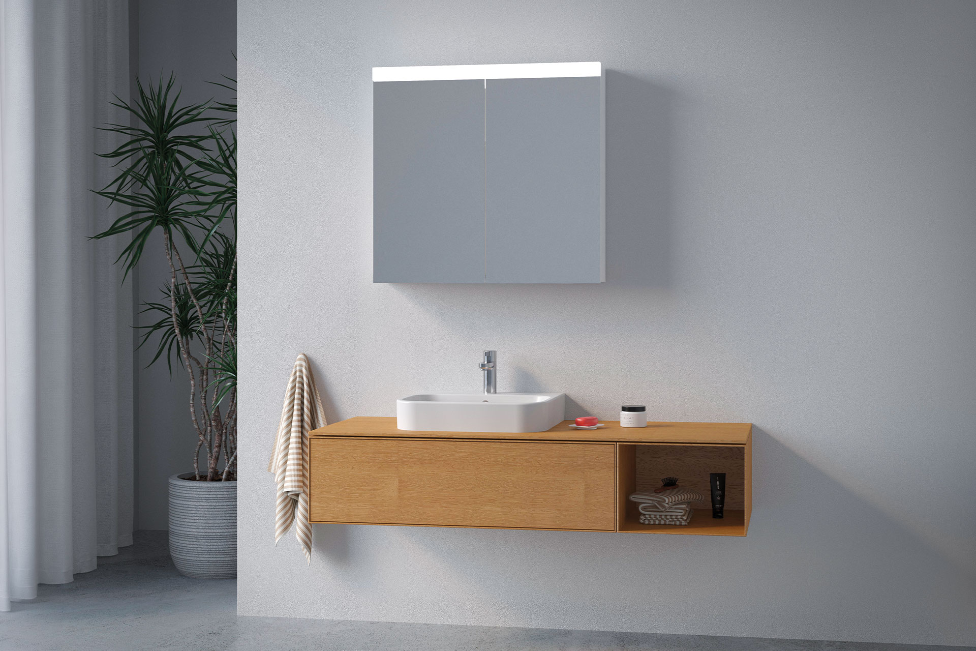 Armadio a specchio in un bagno arredato in stile minimalista
