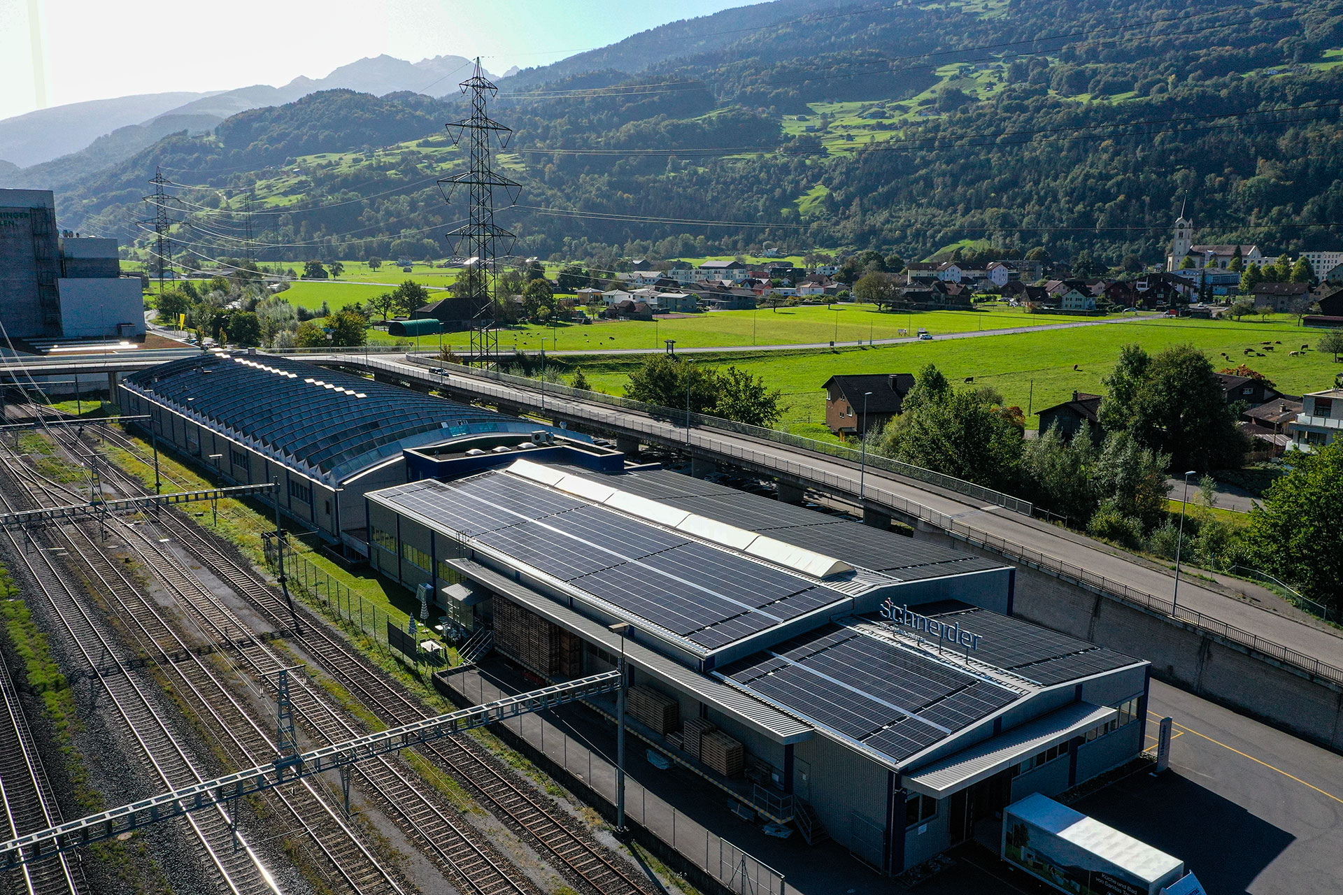 Photovoltaik Anlage auf dem Gebäudedach
